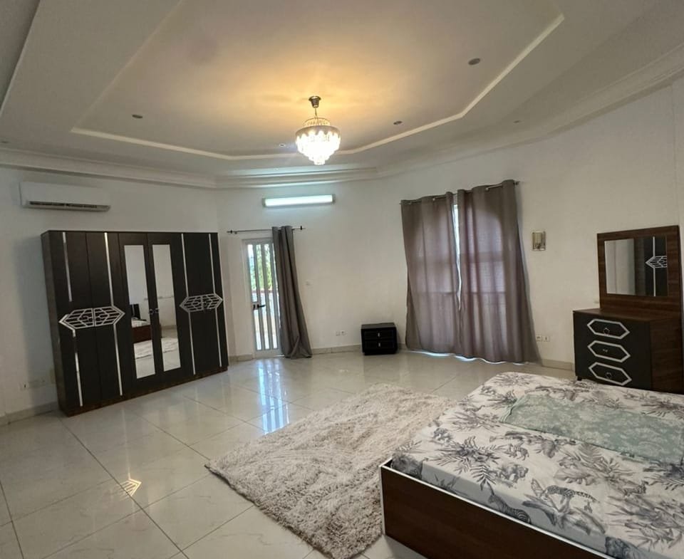 Appartement meublé avec piscine Haie Vive - BENIN-IMMO