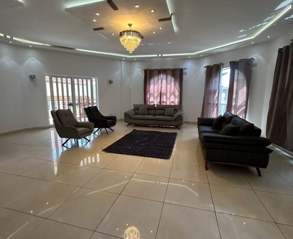 Appartement meublé avec piscine Haie Vive - BENIN-IMMO