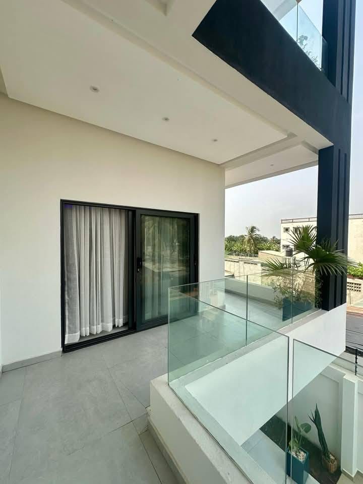 Appartements meublés de 3 pièces à louer à Fidjrossè