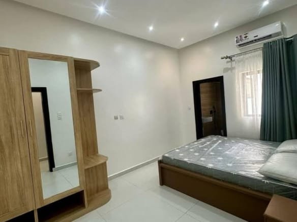 Appartements meublés de 3 pièces à louer à Fidjrossè_10