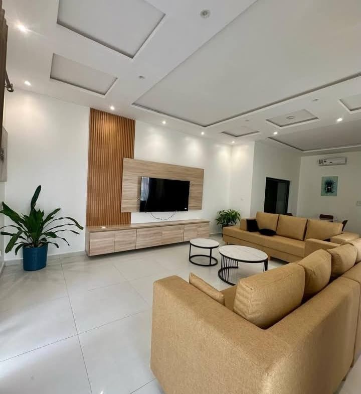 Appartements meublés de 3 pièces à louer à Fidjrossè_2