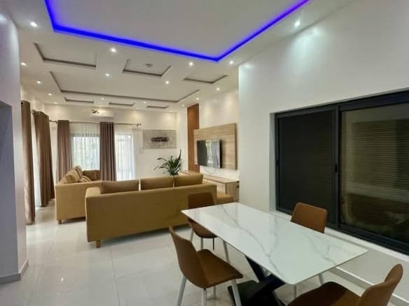 Appartements meublés de 3 pièces à louer à Fidjrossè_4