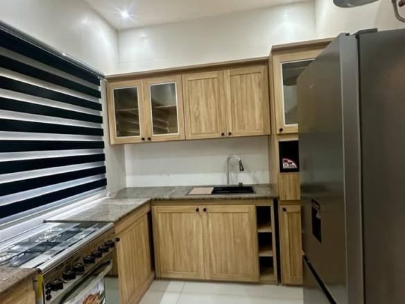 Appartements meublés de 3 pièces à louer à Fidjrossè_6