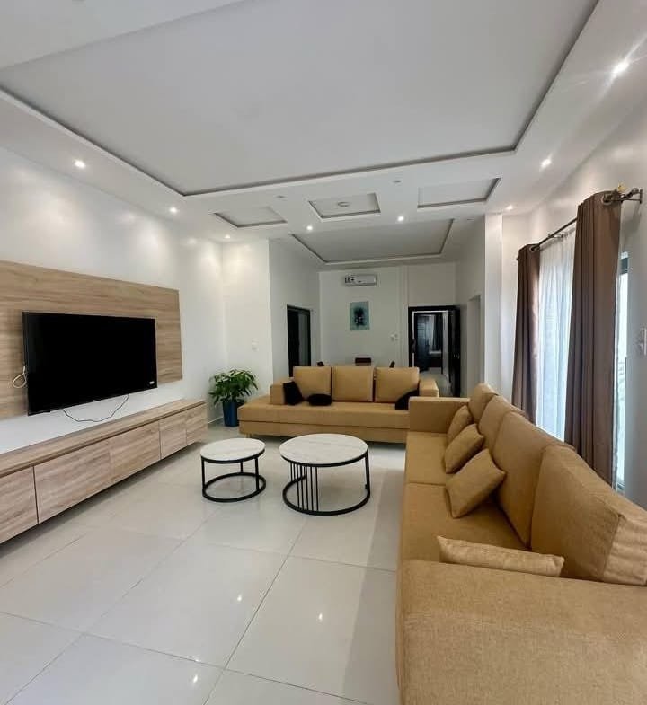 Appartements meublés de 3 pièces à louer à Fidjrossè_7