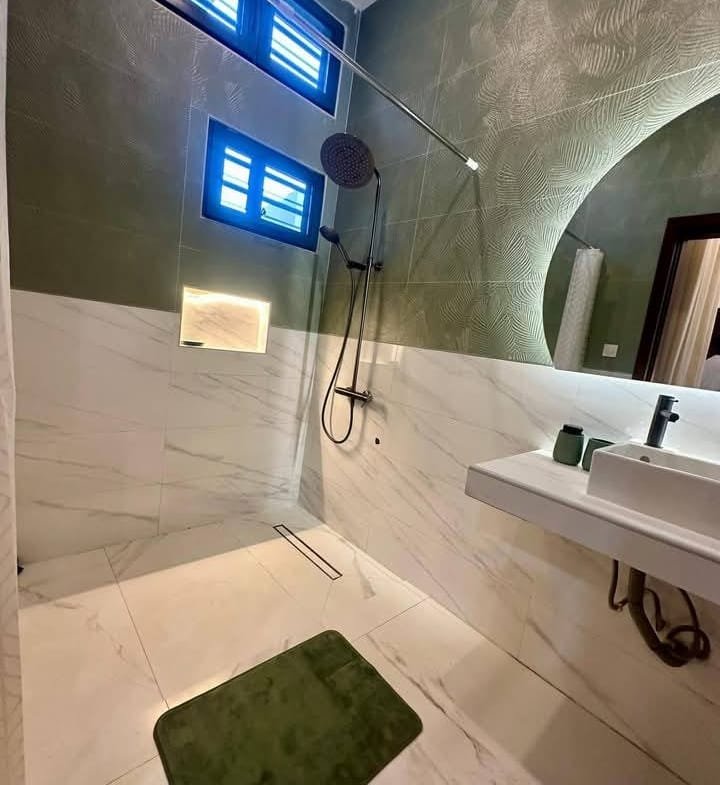 Bel Appartement Meublé à louer à Fidjrossè_12