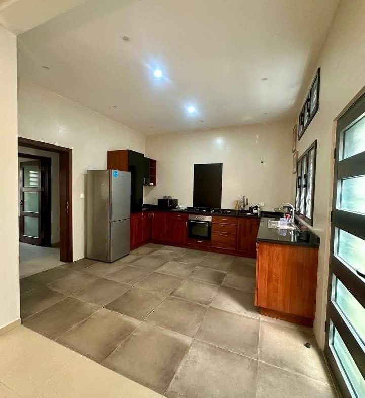 Bel Appartement Meublé à louer à Fidjrossè_16