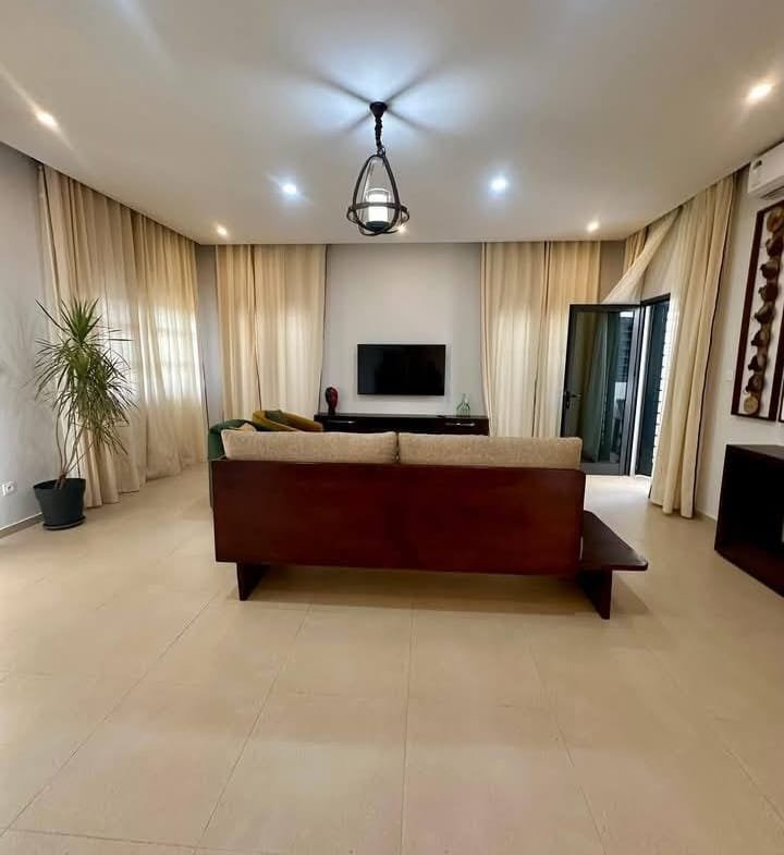 Bel Appartement Meublé à louer à Fidjrossè_19