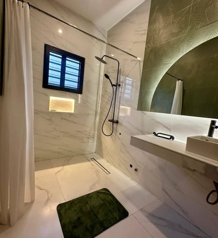 Bel Appartement Meublé à louer à Fidjrossè_6