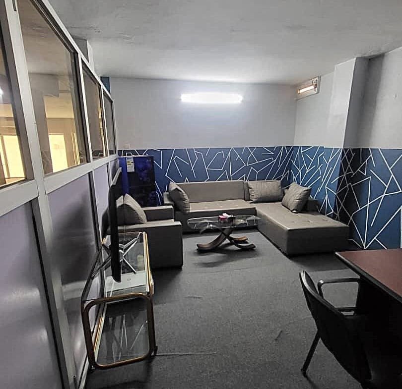 Hall professionnel à louer à Cadjehoun_3