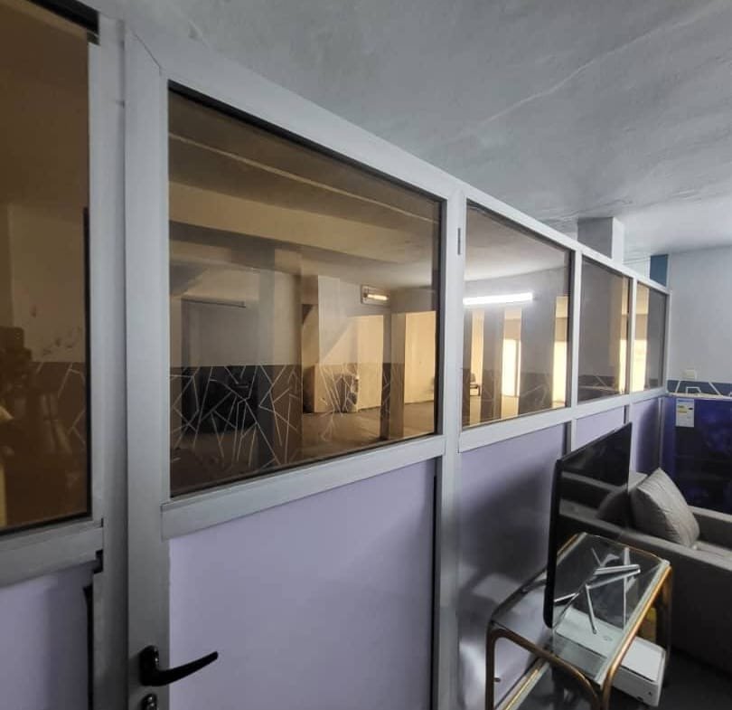 Hall professionnel à louer à Cadjehoun_4