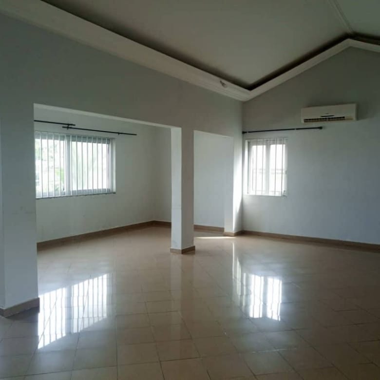 Location Villa 5 chambres avec jardin à Les Cocotiers_4