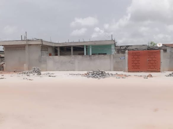 Parcelle bâtie avec Titre Foncier à vendre à Adjaha