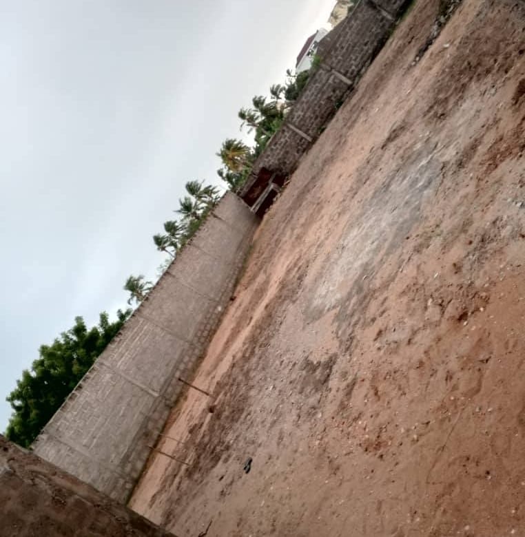 Parcelle de 479 m² à Vendre à Fidjrossè Togbin Zone 3 - BENIN-IMMO