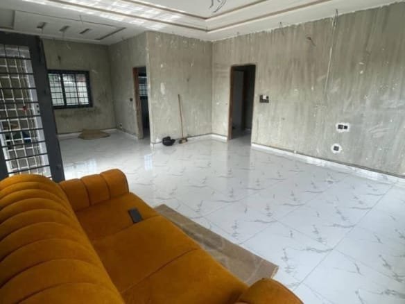 Villa 2 Chambres + Boutique à Vendre à Calavi Zogbadjè_3