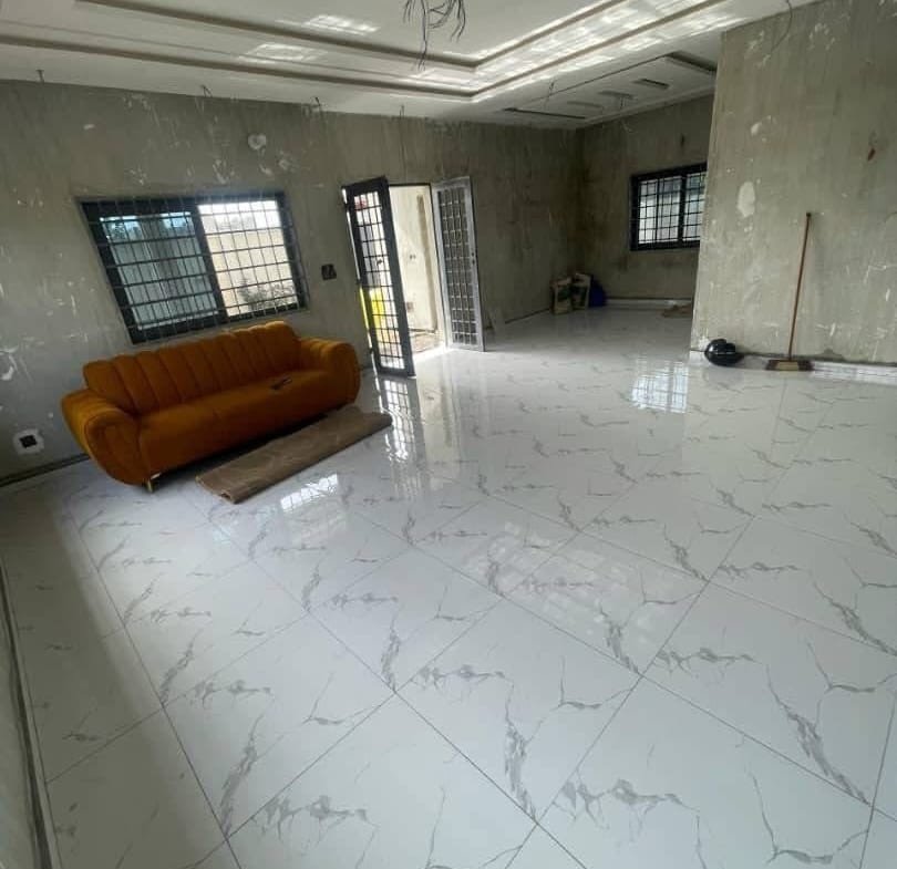 Villa 2 Chambres + Boutique à Vendre à Calavi Zogbadjè_4