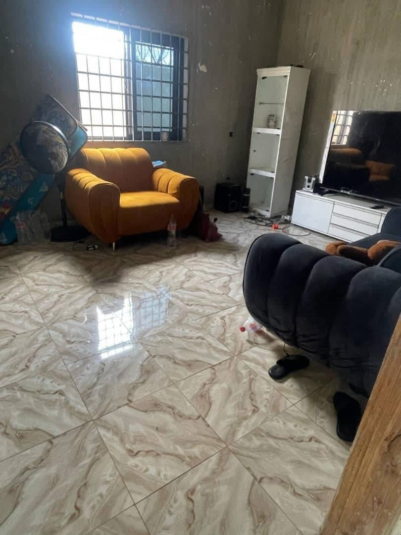 Villa 2 Chambres + Boutique à Vendre à Calavi Zogbadjè_5