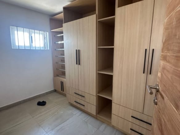 Villa 5 chambres avec piscine et jardin à louer à Quartier Jack_4