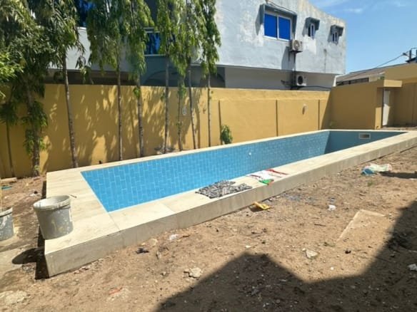Villa 5 chambres avec piscine et jardin à louer à Quartier Jack_7