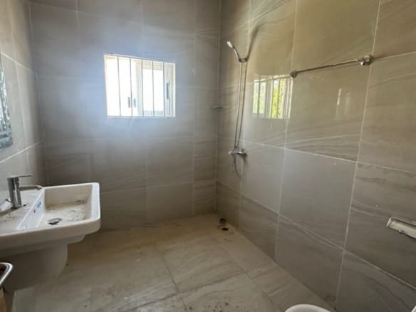 Villa 5 chambres avec piscine et jardin à louer à Quartier Jack_8