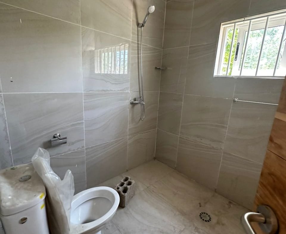 Villa 5 chambres avec piscine et jardin à louer à Quartier Jack_9