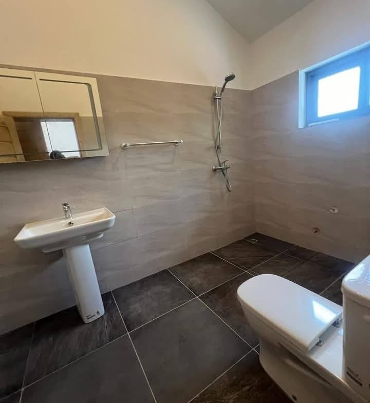 Villa Duplex 3 Chambres avec Jardin à Louer à Fidjrossè Plage - BENIN-IMMO