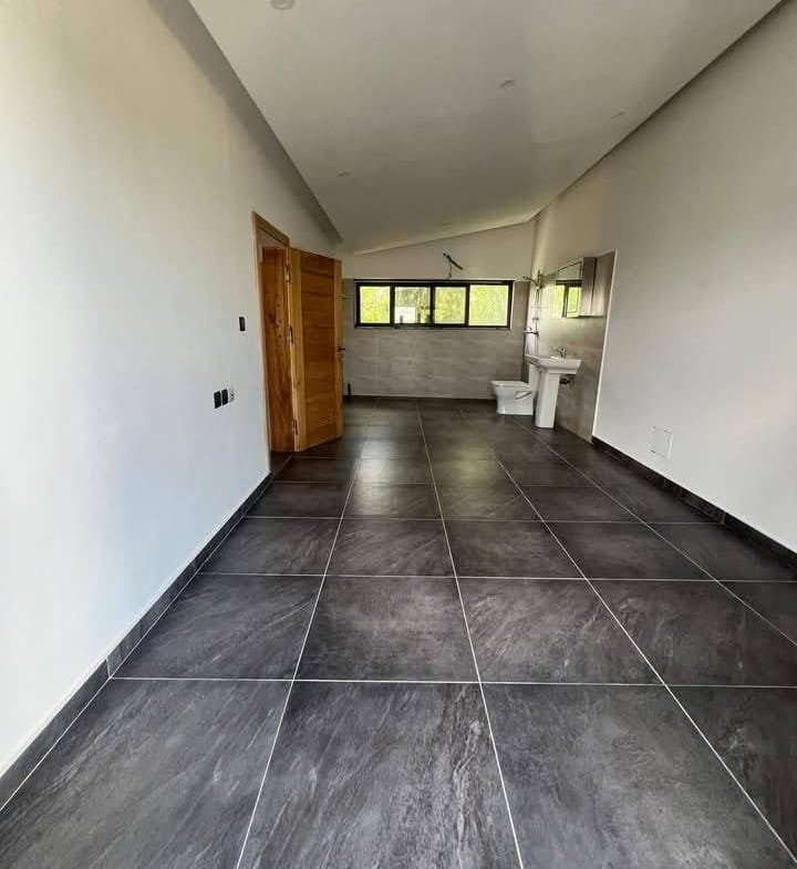 Villa Duplex 3 Chambres avec Jardin à Louer à Fidjrossè Plage - BENIN-IMMO