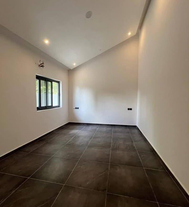 Villa Duplex 3 Chambres avec Jardin à Louer à Fidjrossè Plage - BENIN-IMMO