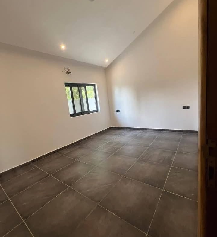 Villa Duplex 3 Chambres avec Jardin à Louer à Fidjrossè Plage - BENIN-IMMO