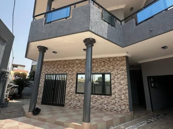 Villa Duplex 6 Chambres à Louer à Fidjrossè Plage