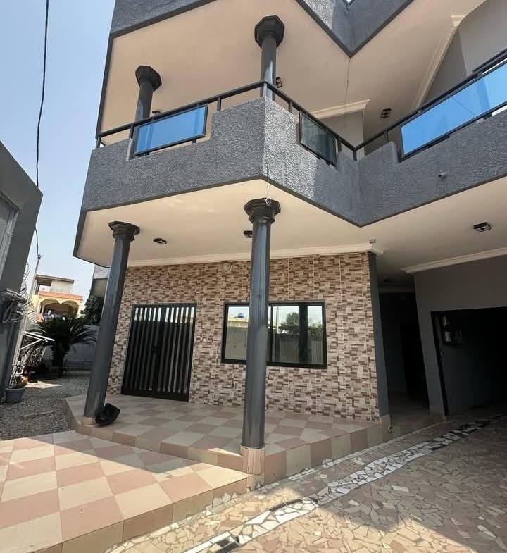 Villa Duplex 6 Chambres à Louer à Fidjrossè Plage