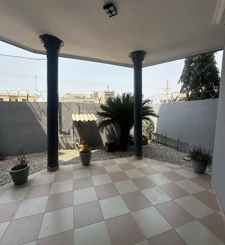 Villa Duplex 6 Chambres à Louer à Fidjrossè Plage - BENIN-IMMO