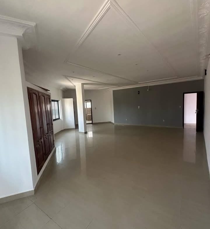 Villa Duplex 6 Chambres à Louer à Fidjrossè Plage - BENIN-IMMO