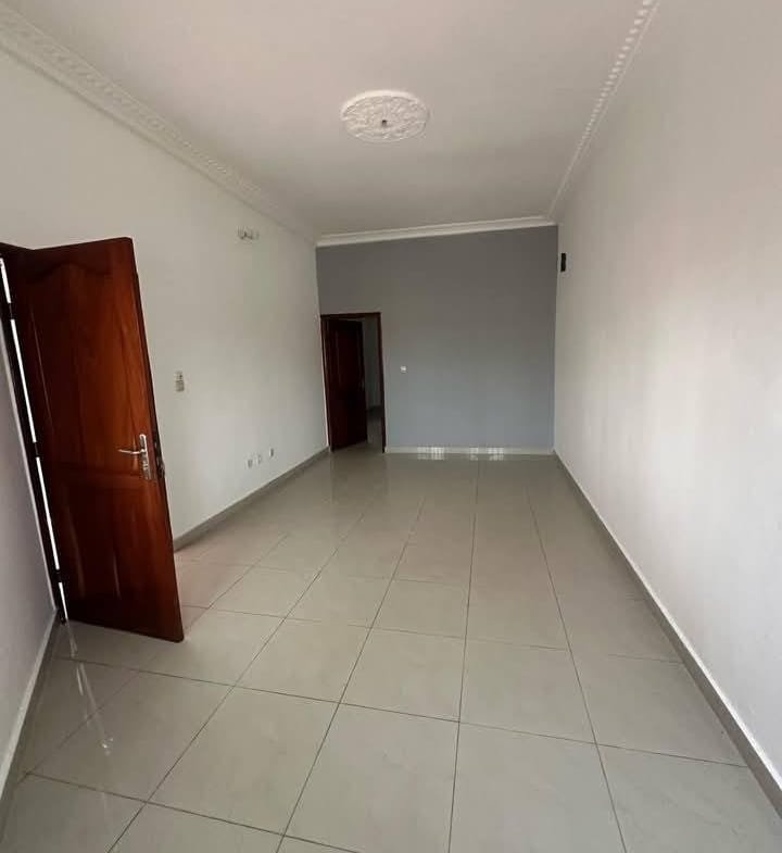 Villa Duplex 6 Chambres à Louer à Fidjrossè Plage - BENIN-IMMO