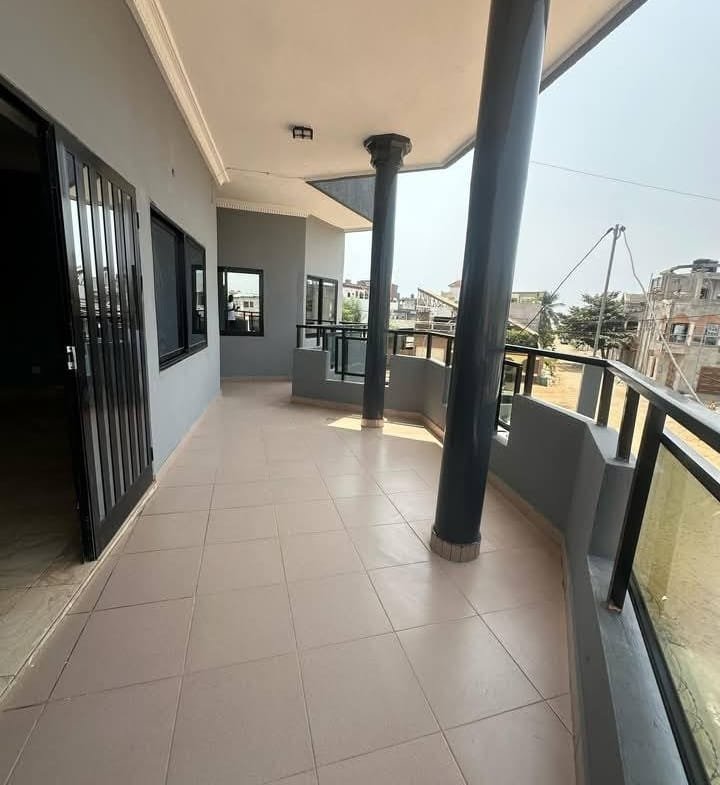 Villa Duplex 6 Chambres à Louer à Fidjrossè Plage - BENIN-IMMO