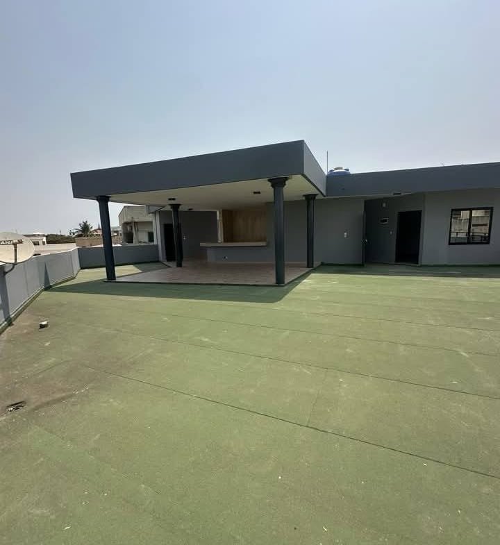 Villa Duplex 6 Chambres à Louer à Fidjrossè Plage - BENIN-IMMO