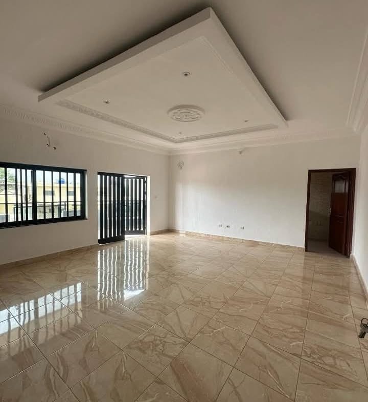 Villa Duplex 6 Chambres à Louer à Fidjrossè Plage - BENIN-IMMO