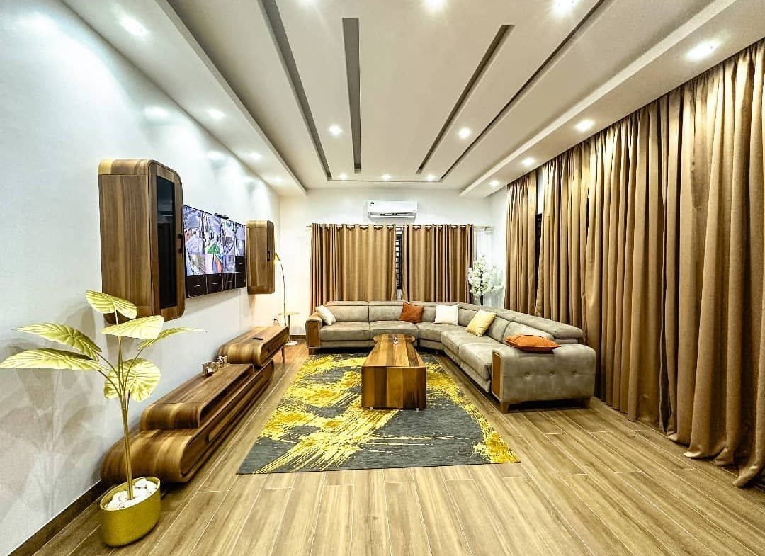 Villa Meublée 4 Chambres à Fidjrossè_10