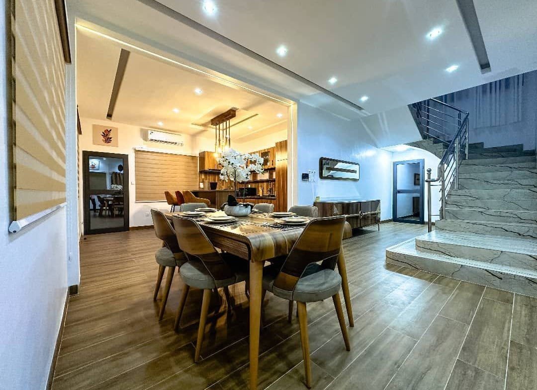 Villa Meublée 4 Chambres à Fidjrossè_5