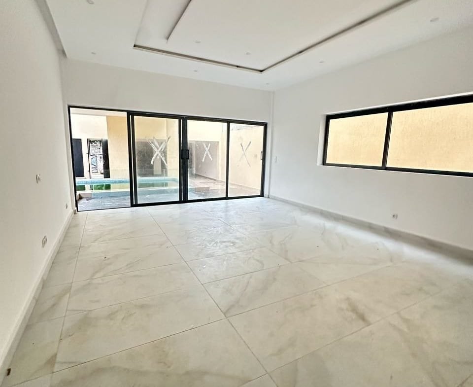 Villa avec Piscine à Louer à Quartier Jack