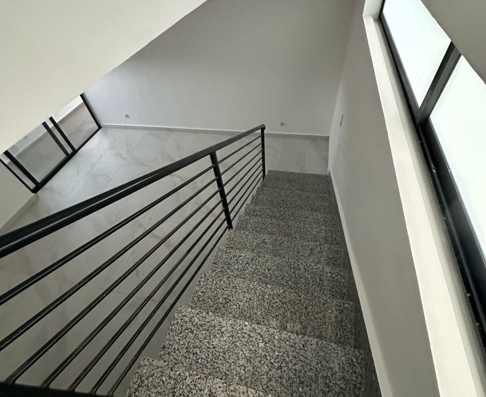 Villa avec Piscine à Louer à Quartier Jack - Cotonou - BENIN-IMMO
