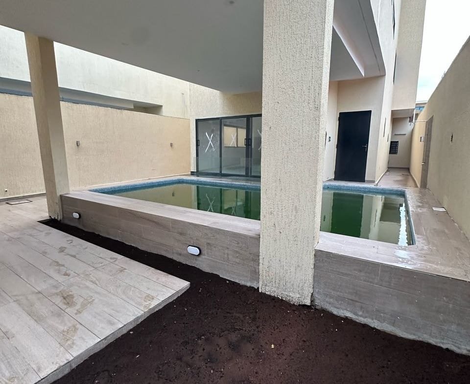 Villa avec Piscine à Louer à Quartier Jack - Cotonou - BENIN-IMMO