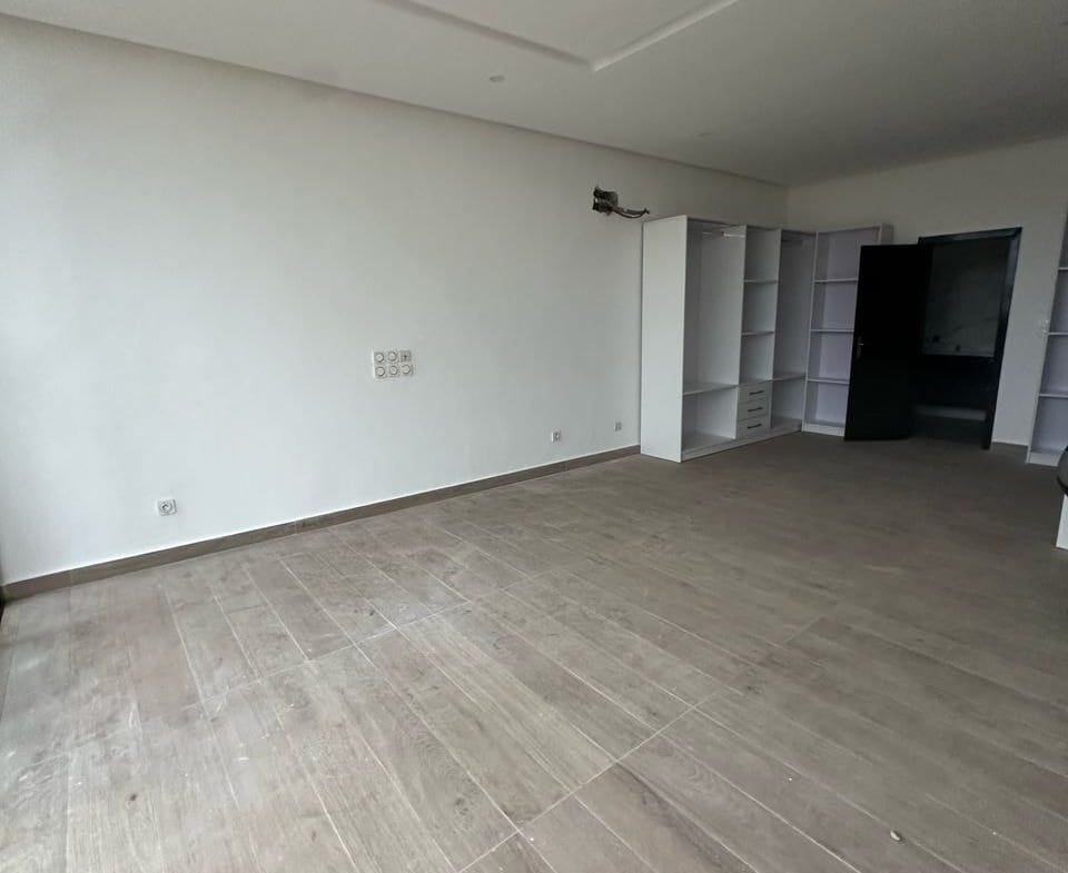 Villa avec Piscine à Louer à Quartier Jack - Cotonou - BENIN-IMMO