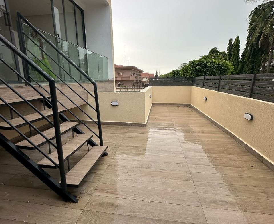 Villa avec Piscine à Louer à Quartier Jack - Cotonou - BENIN-IMMO
