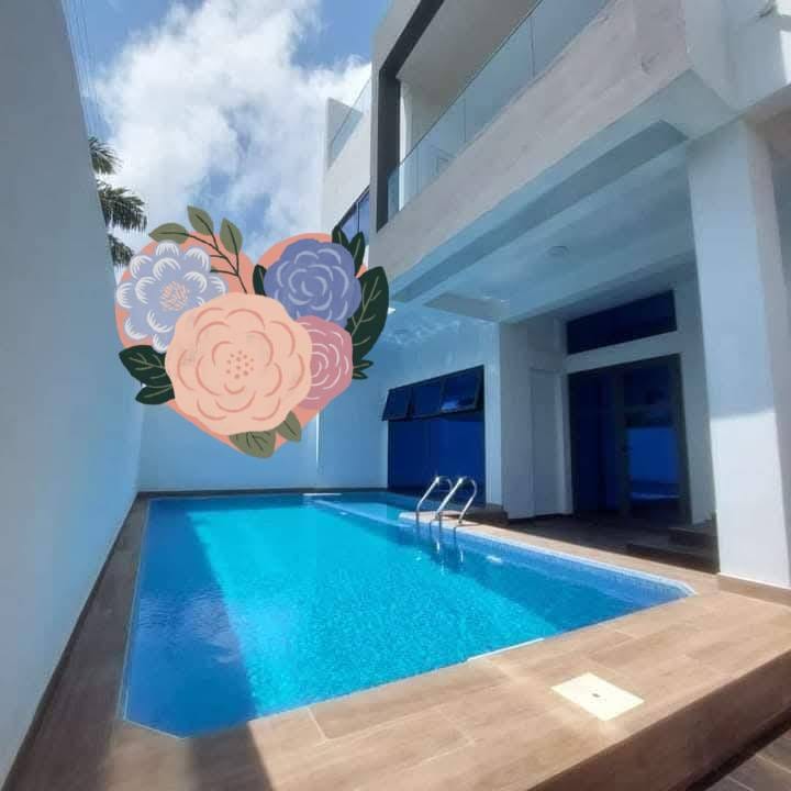 Villa avec vue mer à louer à Fidjrossè Plage