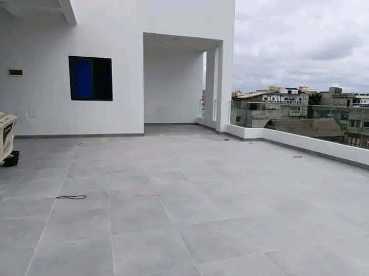 Villa avec vue mer à louer à Fidjrossè Plage