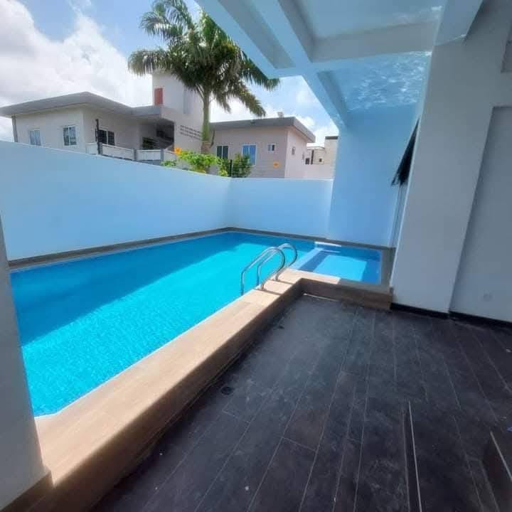 Villa avec vue mer à louer à Fidjrossè Plage