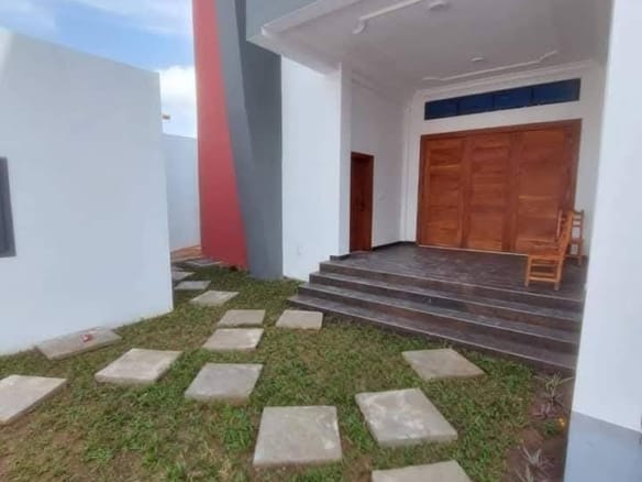 Villa avec vue mer à louer à Fidjrossè Plage