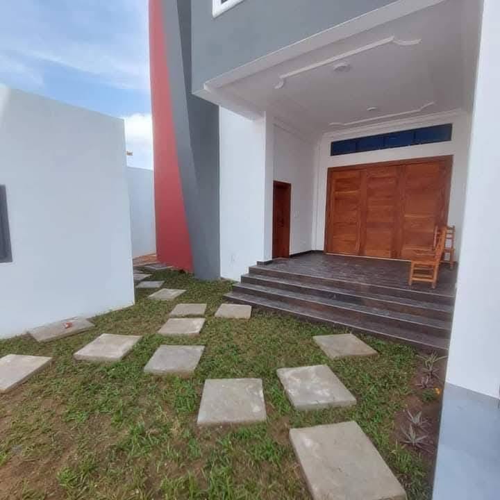 Villa avec vue mer à louer à Fidjrossè Plage