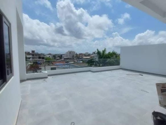 Villa avec vue mer à louer à Fidjrossè Plage