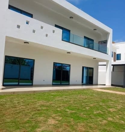 Villa de 6 chambres à vendre à Akpakpa CEN-SAD